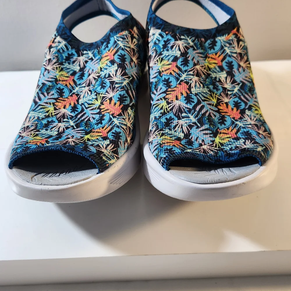 Bzees Tropical Leaf Print Slip‑On Mule‎ Wedge Women’s Size 7.5 Comfort Rare